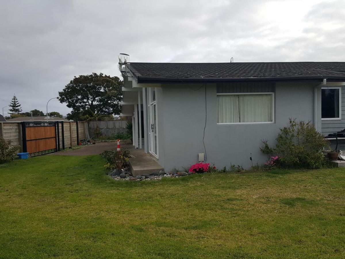 Holiday At Mount Maunganui Esterno foto